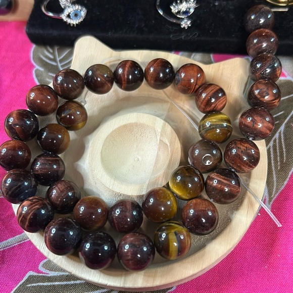 New 12mm Red Tigers Eye Bracelet made On Maui - Picture 4 of 4